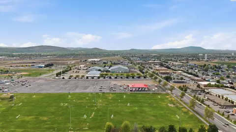 View/Area - 5617 Springfield Dr, Pasco, WA 99301 photo 3 of 9