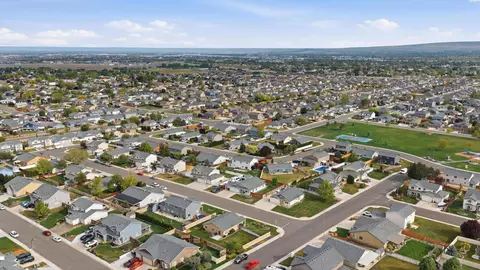 View/Area - 5617 Springfield Dr, Pasco, WA 99301 photo 7 of 9