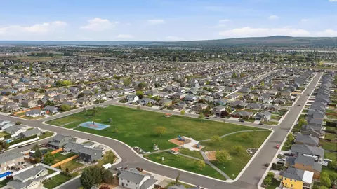 View/Area - 5617 Springfield Dr, Pasco, WA 99301 photo 2 of 9