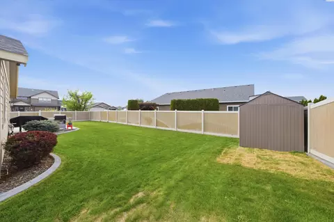 Exterior - 5617 Springfield Dr, Pasco, WA 99301 photo 5 of 5
