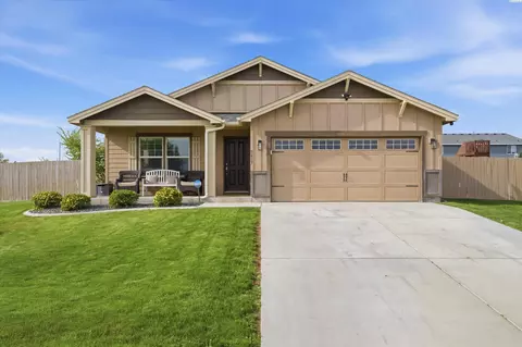 5617 Springfield Dr, Pasco, WA 99301