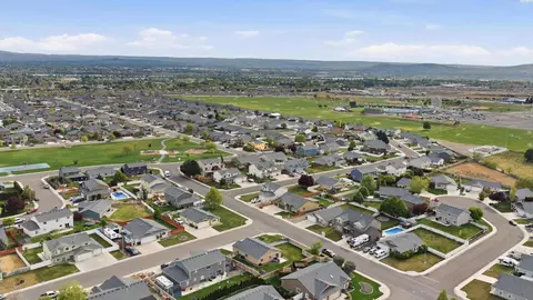 View/Area - 5617 Springfield Dr, Pasco, WA 99301 photo 8 of 9