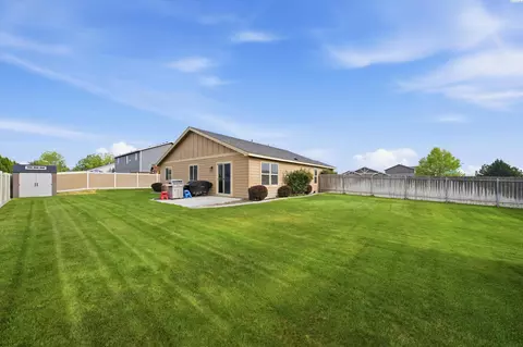 Exterior - 5617 Springfield Dr, Pasco, WA 99301 photo 3 of 5