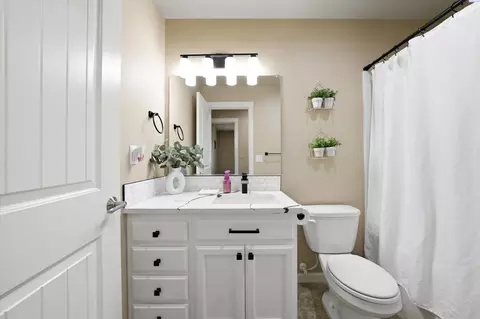 Bath - 5617 Springfield Dr, Pasco, WA 99301 photo 1 of 4
