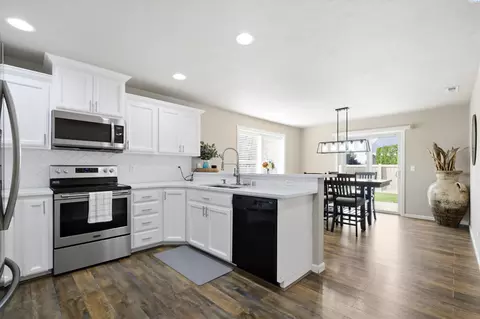 Kitchen - 5617 Springfield Dr, Pasco, WA 99301 photo 1 of 4