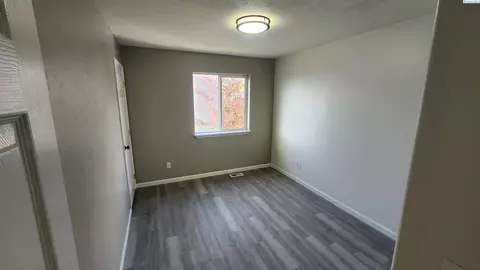 Bedroom - 1925 NW Arcadia, Pullman, WA 99163 photo 3 of 5