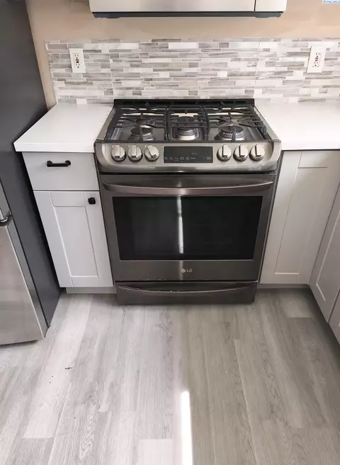 Kitchen - 1925 NW Arcadia, Pullman, WA 99163 photo 4 of 7
