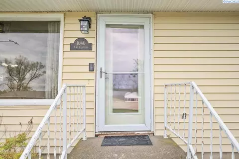 1040 NW Clifford St, Pullman, WA 99163 photo 3