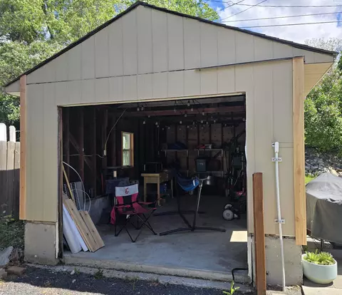 Other - 1040 NW Clifford St, Pullman, WA 99163 photo 1 of 16