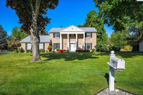 2405 Harris Ave, Richland, WA 99354
