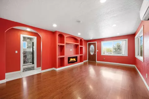 Living - 1220 S 2nd Ave, Pasco, WA 99301 photo 3 of 4