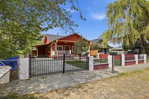 Exterior - 1220 S 2nd Ave, Pasco, WA 99301 photo 4 of 12