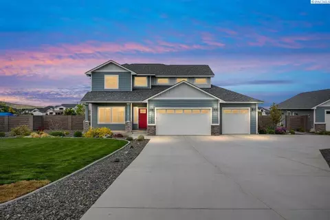 13934 S Furlong Ln, Kennewick, WA 99338