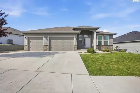2652 W 44th Pl, Kennewick, WA 99337