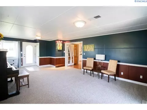 Living - 3001 Pullman-albion Rd, Pullman, WA 99163 photo 1 of 3