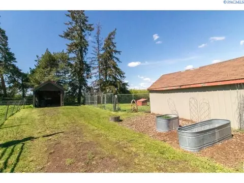 Exterior - 3001 Pullman-albion Rd, Pullman, WA 99163 photo 7 of 13