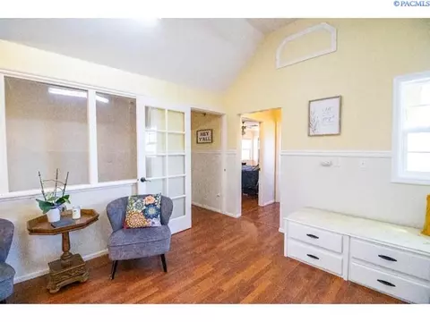 Entry Way - 3001 Pullman-albion Rd, Pullman, WA 99163 photo 1 of 1