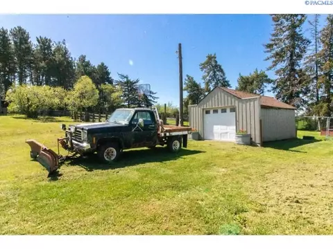 Exterior - 3001 Pullman-albion Rd, Pullman, WA 99163 photo 4 of 13
