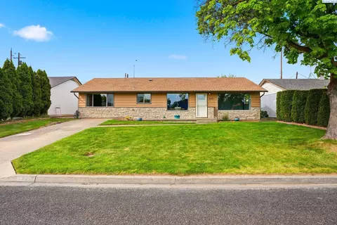 5401 Cascade Dr, Yakima, WA 98908