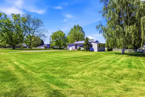 9517 W Richardson Rd, Pasco, WA 99301