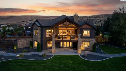 75515 Country Heights Dr, Kennewick, WA 99338