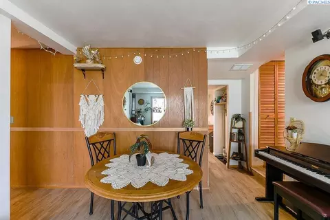 Dining - 1280 NE Hillside Dr, Pullman, WA 99163 photo 1 of 1