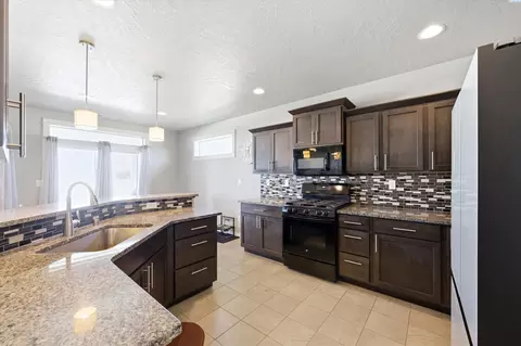 Kitchen - 4110 Sturdee Ln, Pasco, WA 99301 photo 1 of 3