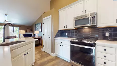 4911 Malaga Dr, Pasco, WA 99301 photo 9