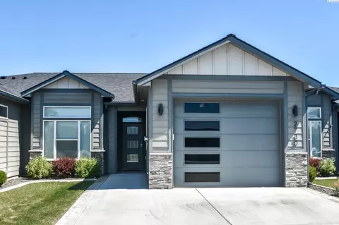 2730 Friesian Ct, West Richland, WA 99353