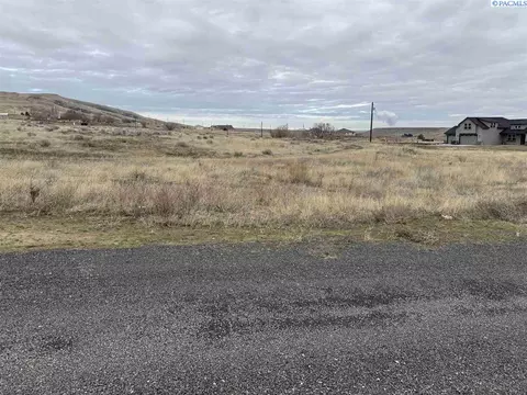 65654 W 654 Pr NW, Benton City, WA 99320