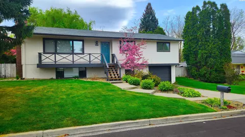 513 Holly, Richland, WA 99354