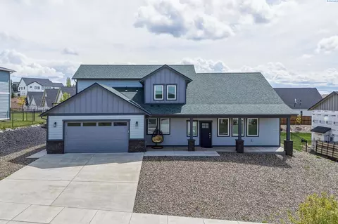 2165 NW Canyon View Dr, Pullman, WA 99163