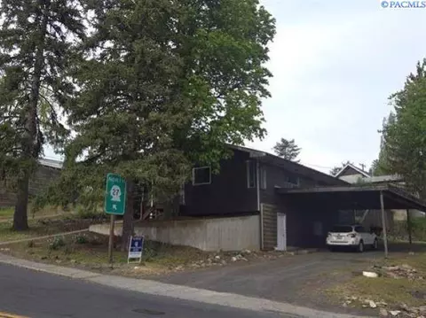 210 N Bridge St, Palouse, WA 99161
