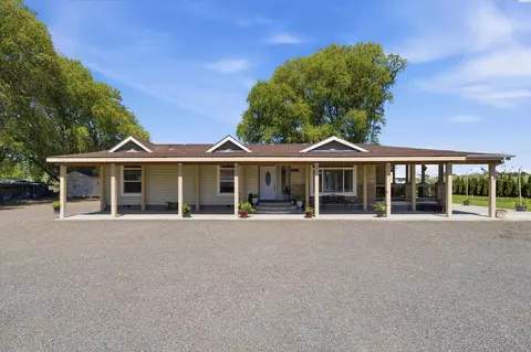 212214 E Bowles Rd, Kennewick, WA 99337