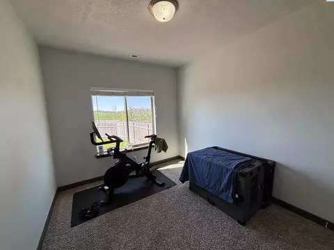 Bedroom - 845 SW Windy Point Ct, Pullman, WA 99163 photo 4 of 4