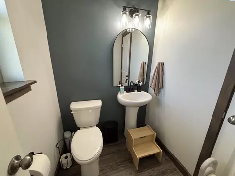 Bath - 845 SW Windy Point Ct, Pullman, WA 99163 photo 3 of 4