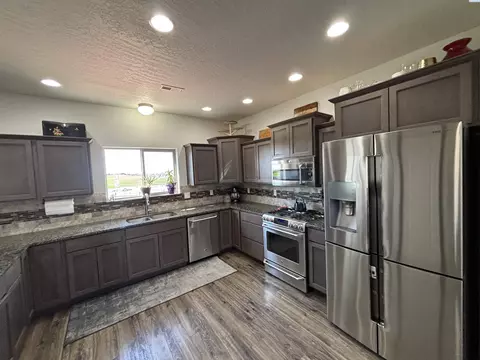 Kitchen - 845 SW Windy Point Ct, Pullman, WA 99163 photo 1 of 4