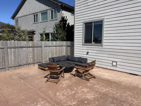 Exterior - 845 SW Windy Point Ct, Pullman, WA 99163 photo 2 of 5