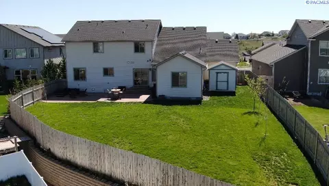 Exterior - 845 SW Windy Point Ct, Pullman, WA 99163 photo 5 of 5