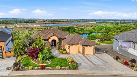1056 Allenwhite Dr, Richland, WA 99352