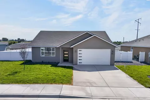 102 Olivera St, Grandview, WA 98930
