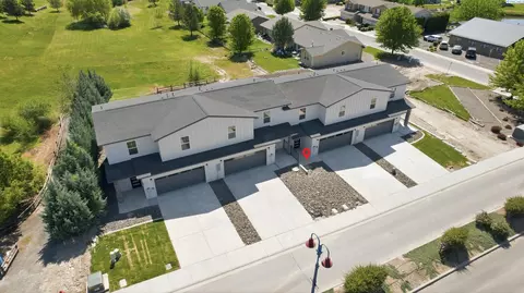 805 Fountain Blvd, Zillah, WA 98953