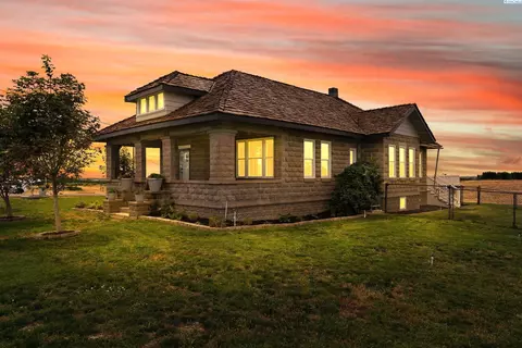 650 White Rd, Zillah, WA 98953