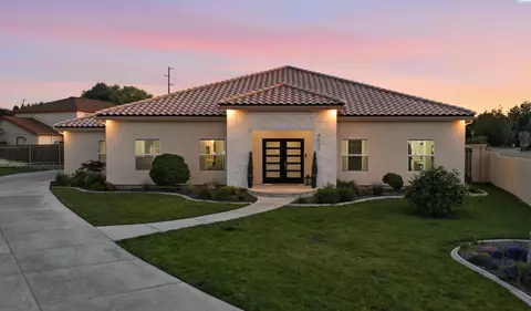 9021 W Rio Grande Ave, Kennewick, WA 99336
