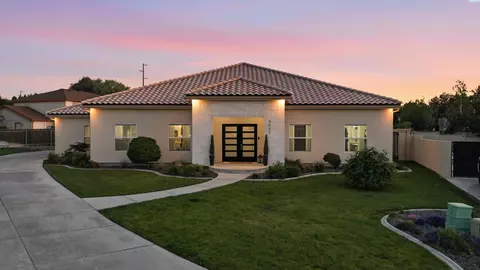 9021 W Rio Grande Ave, Kennewick, WA 99336