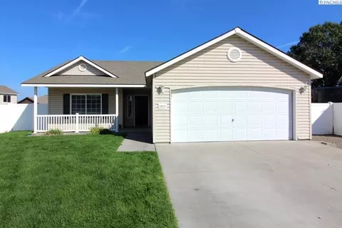 5823 Saddle Creek Ln, Pasco, WA 99301