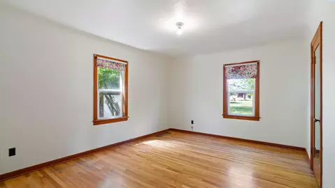 Bedroom - 411 Moon Rd, Connell, WA 99326 photo 1 of 11