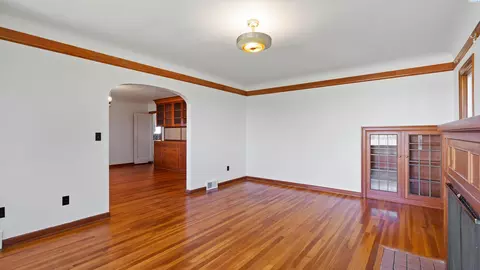 Living - 411 Moon Rd, Connell, WA 99326 photo 4 of 7