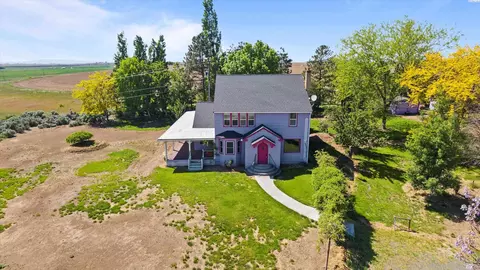 Exterior - 411 Moon Rd, Connell, WA 99326 photo 3 of 13