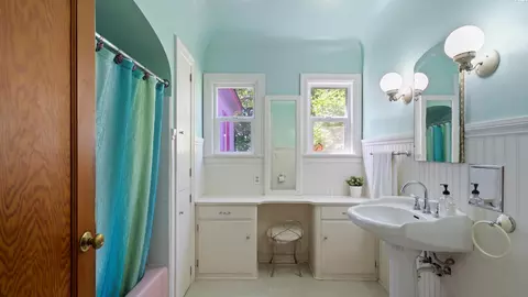 Bath - 411 Moon Rd, Connell, WA 99326 photo 1 of 2